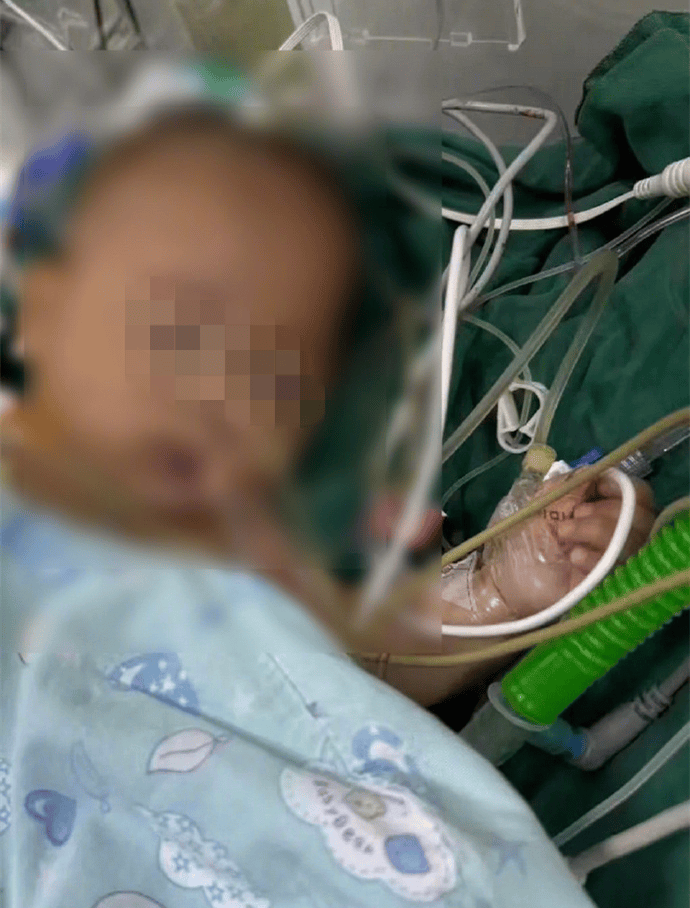 小洛熙父母称个人隐私及就医记录遭泄露，已就此事报警