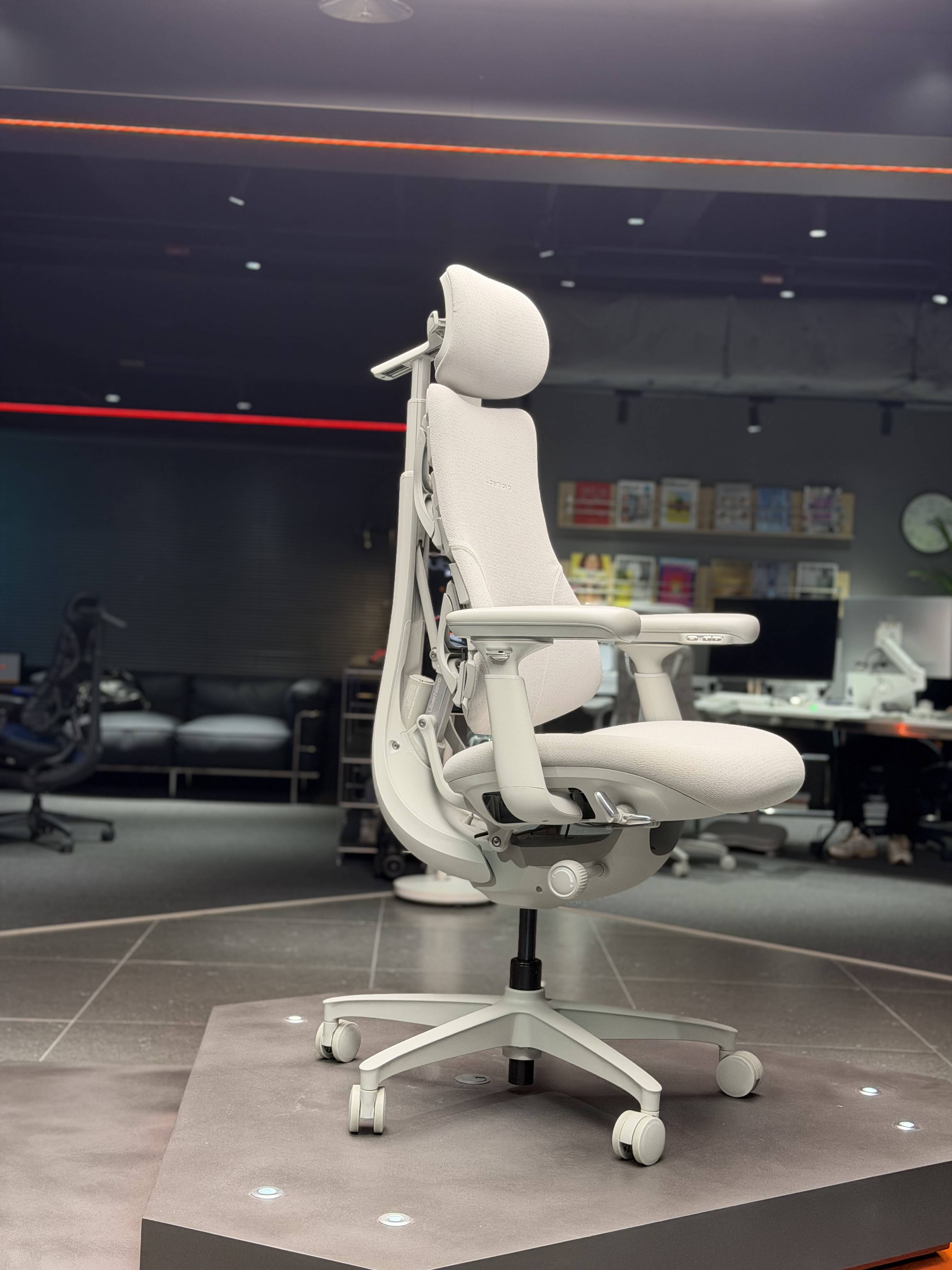 zoty中欧上线便卖爆的人体工学椅LiberNovo来了首家线下旗舰店在深开业