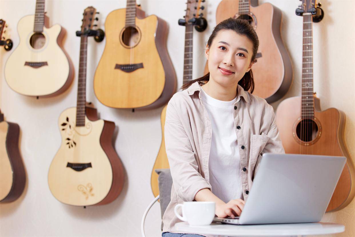 家长给孩子买奶棒发现多根体毛 商家说删掉