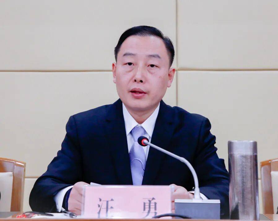 12月27日下午,下陆区十一届政府第五次全体