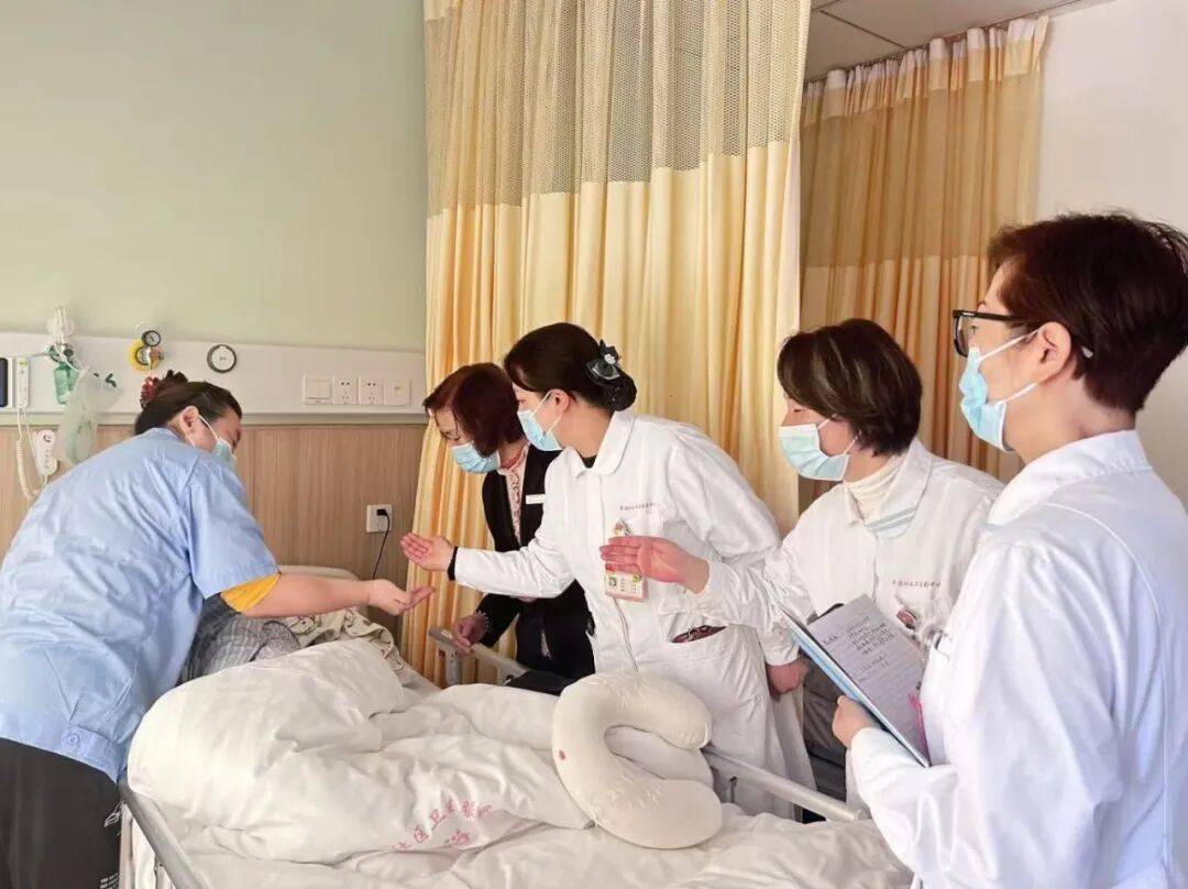 中国医学科学院整形外科医院住院办理陪诊挂号老人就医全程照料，每一步都安稳的简单介绍