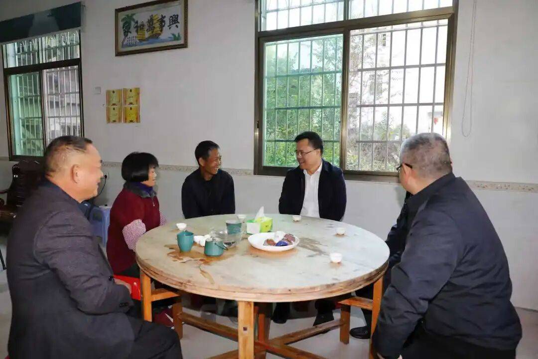上杭县委书记带队开展困难群体走访慰问活动