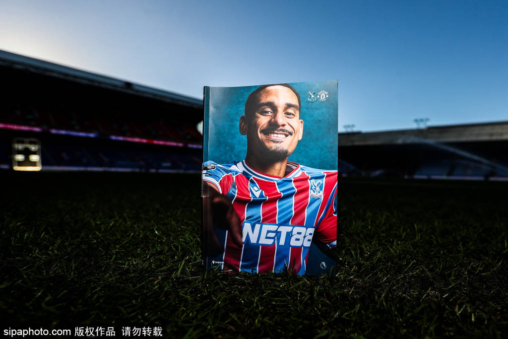 曼联女足官宣新援时不慎泄露另一笔交易，球迷：至少保留点悬念啊