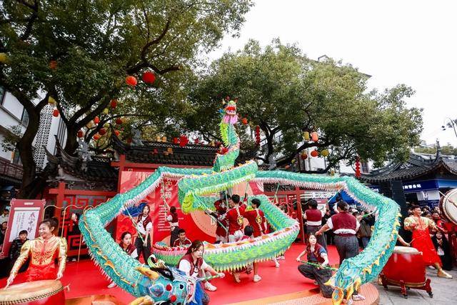 变身“沉浸式剧本杀”集五福、穿汉服、逛非遗新葡京娱乐城解锁奉贤新年新玩法！青溪老街(图3)