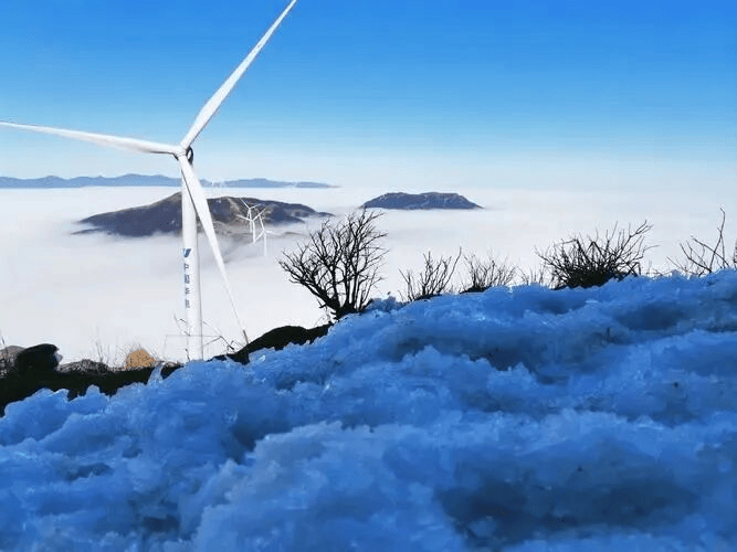 冷空气奔赴湘粤 • 广东人的雪山【云冰山】限定冰挂盛景|万山朝王 & 油岭千户瑶寨 !纯玩 2 天游 ~(随团送冬日礼包)_云海_大海