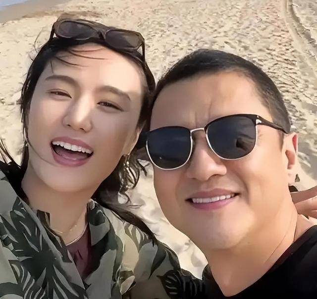 离婚仅两个月，54岁的李亚鹏传来“噩耗”，真让海哈金喜说对了