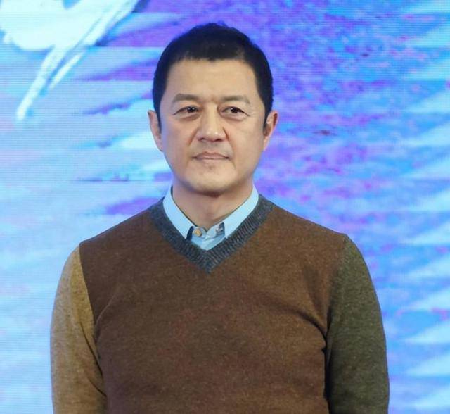 离婚仅两个月，54岁的李亚鹏传来“噩耗”，真让海哈金喜说对了