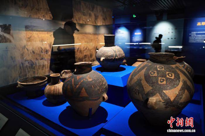 四川成都:《雪山之巅 大河之源——青藏高原的文明崛起与民族融合》特