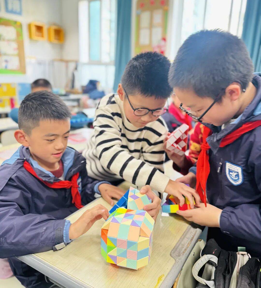 【博雅开元棋牌- 开元棋牌官方网站- APP下载课程】指尖创想思维飞扬—— 丽水水市实验学校解锁数学学习新趣味