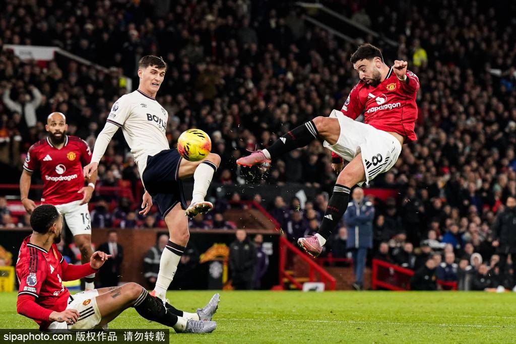 曼联新帅遴选：紧迫的欧战任务与未来方向