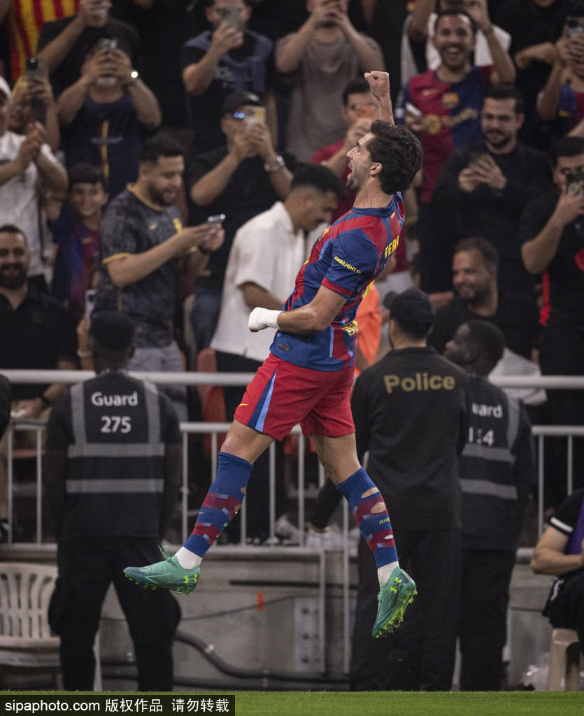 巴萨女足力克马德里CFF，帕霍尔首开纪录！