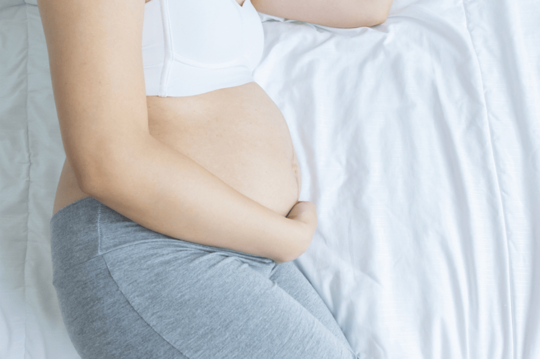 胎儿脐带绕颈,能自己「绕出来」吗?绕不出来只能剖腹产吗?