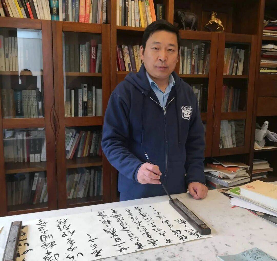 柳荫| 骑手和薄雪