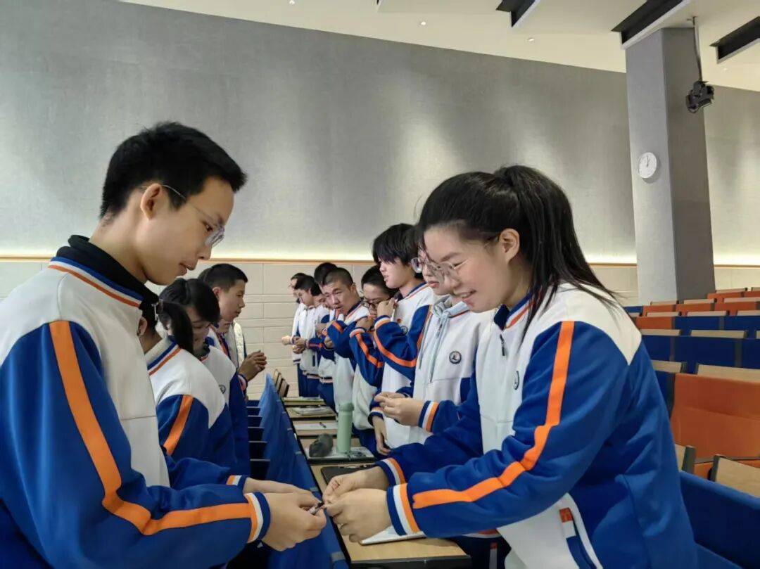 赓续红色血脉 激扬青春使命