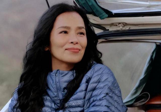 脊柱断裂、前夫已死，63岁韦唯近况曝光，早已走上一条上坡路