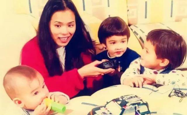 脊柱断裂、前夫已死，63岁韦唯近况曝光，早已走上一条上坡路