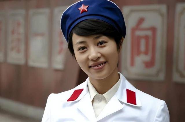 她是上海人民的骄傲，嫁大12岁恩师为妻，如今丈夫已是北影院长