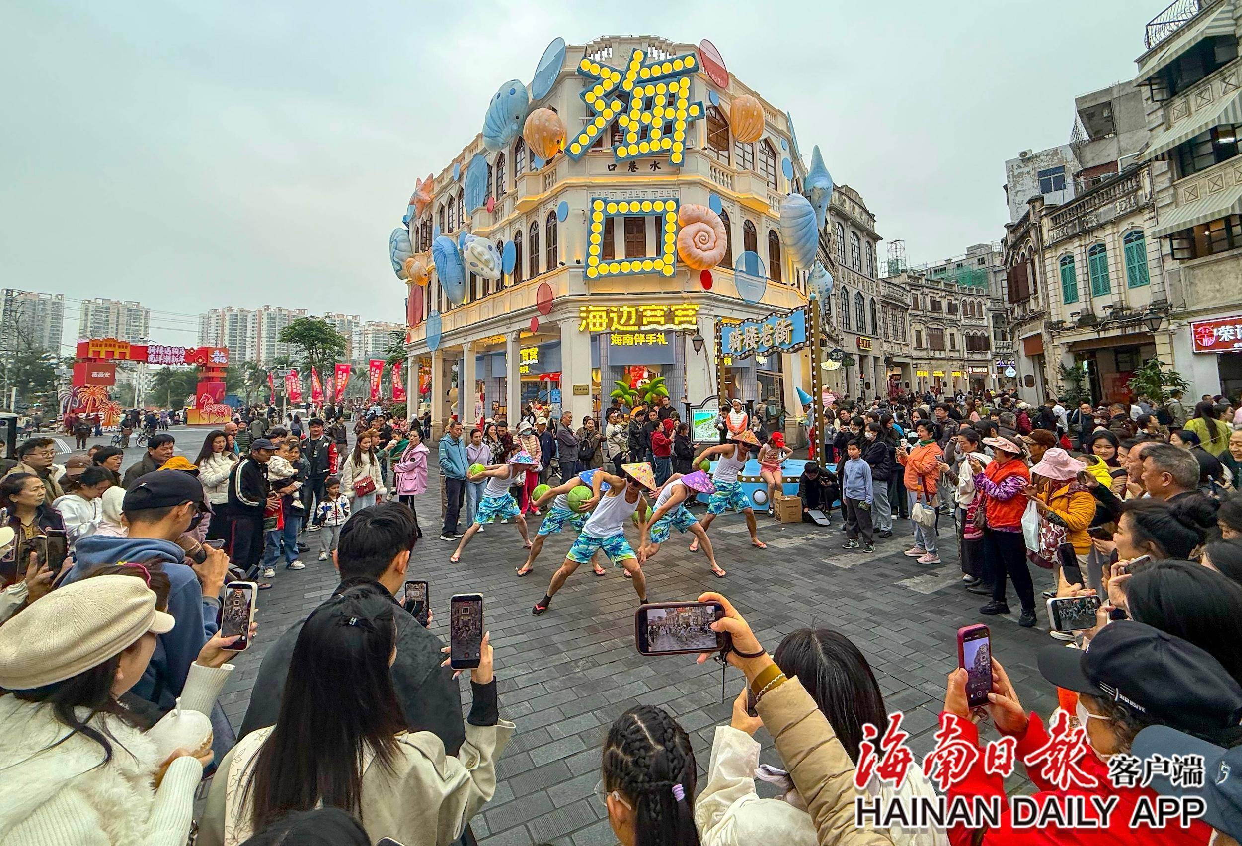 海口骑楼老街年味近了 海口骑楼老街年味近了