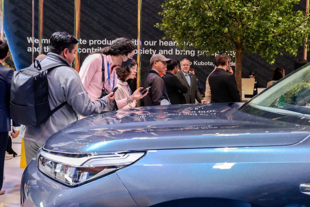 上海大模型企业阶跃星辰获50亿融资，推动AI+终端产业加速落地