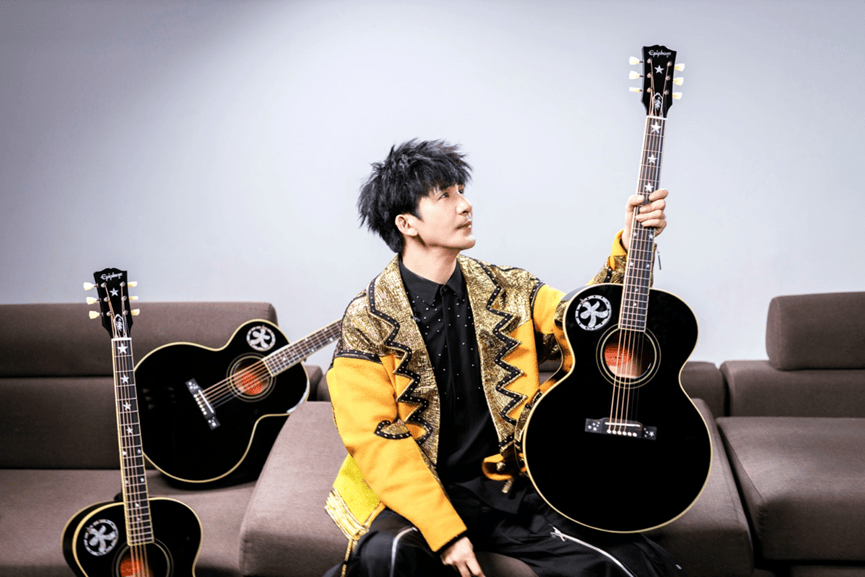 发布大张伟签名款J-180原声吉他_搜狐网