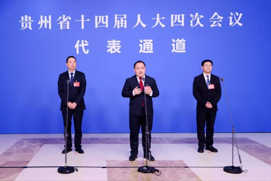 从转型升级到区域发展省两会首场“代表通道”上6位代表共绘奋进