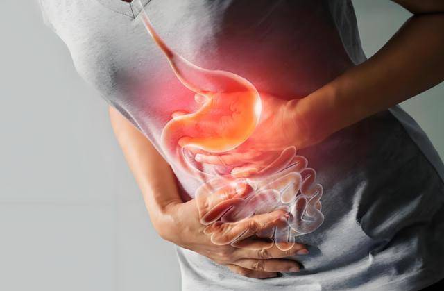 西班牙大学解剖45名胃癌死者，惊讶发现：患胃癌的人有6个共性