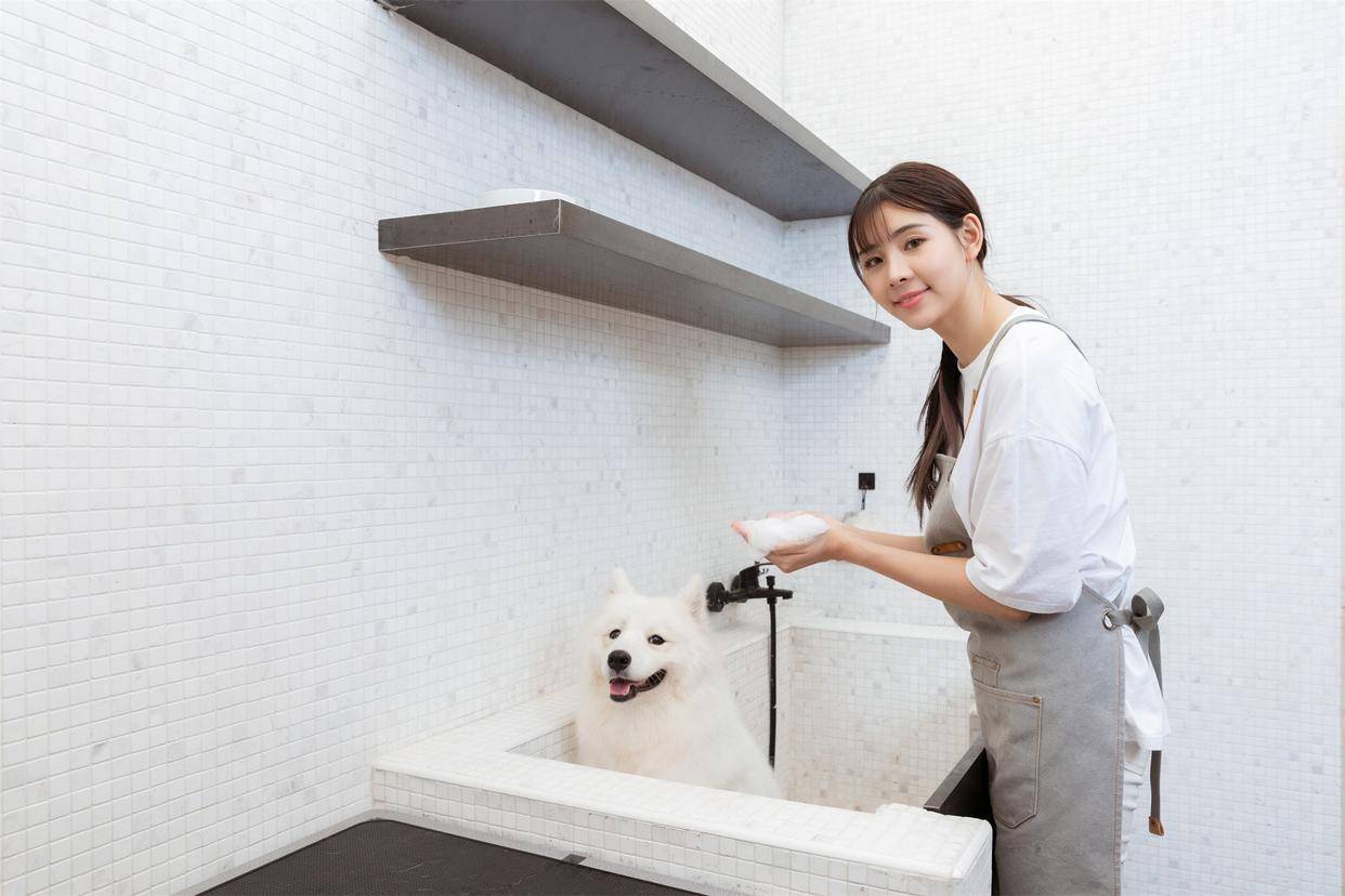 记者调查：珺顺美沐等多款纤体霜仍用过期“特证