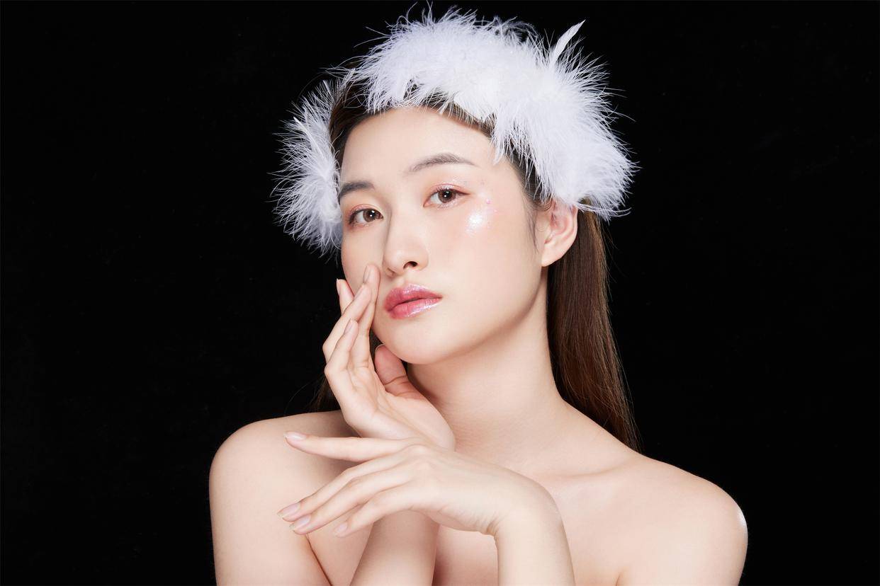 王小卤虎皮凤爪被曝发霉变质 客服回应：按单包