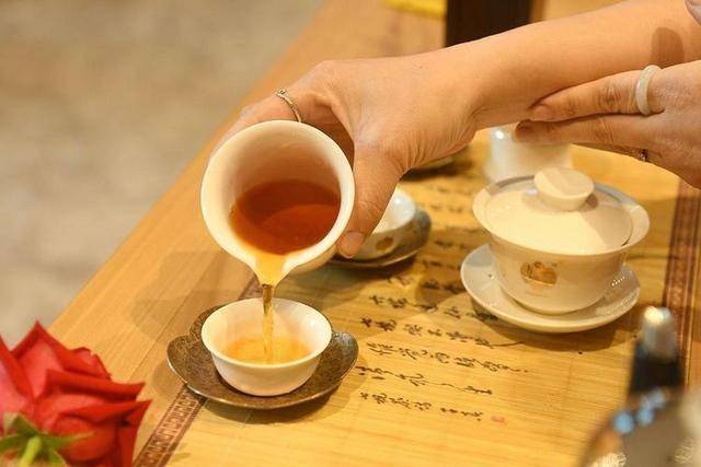 调查发现：糖尿病患者若长期大量喝茶，身体或将迎来这4个变化