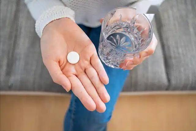 吃他汀不能碰鸡蛋？医生忠告：除了鸡蛋，这6物再馋也要尽量忌嘴