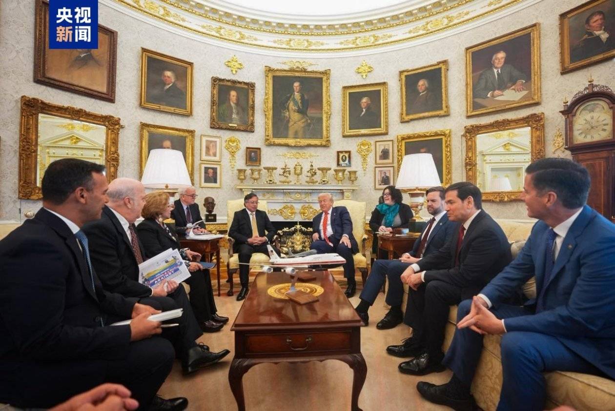 特朗普与哥伦比亚总统佩特罗会晤 讨论打击毒品走私 -华闻时空