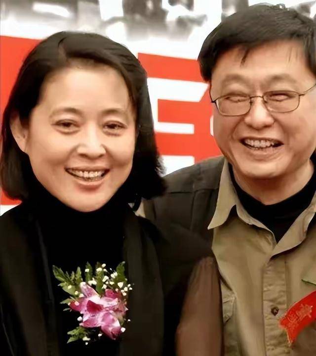倪萍感谢陈凯歌当年不娶之恩，如今她儿子孝顺，丈夫是绝世好男人