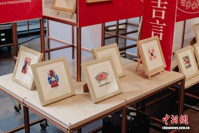 城市不眠书店举办藏书票特展 艺术家金大鹏细说“纸上宝石”