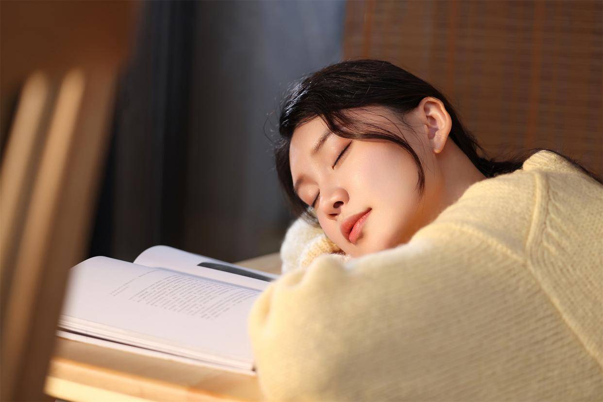 在中国石化便利店买到过期食品：消费者想维权&