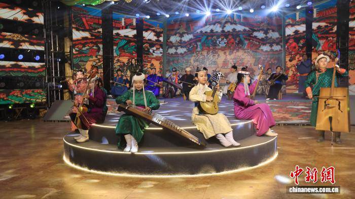 （新春走基层）阿斯尔银发团和小乐手的“春晚之约”