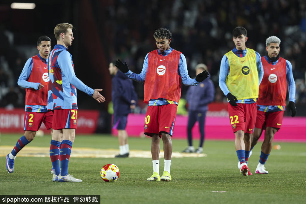 巴萨B队女足绝地反击：客场力克阿拉维斯重夺榜首