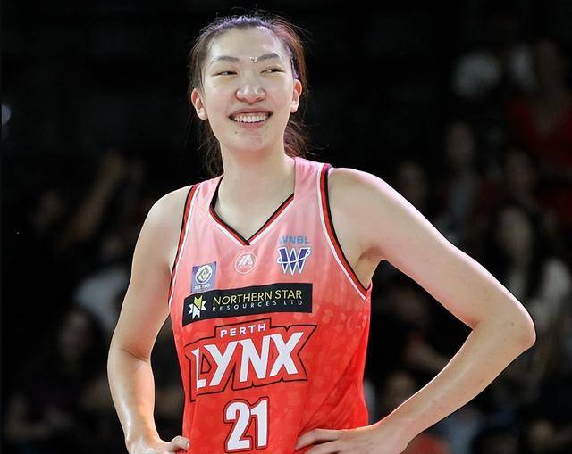 韩旭留洋季后赛首秀：12+4率山猫开门红 半决赛1