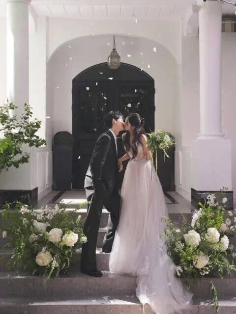 前人气女团成员宣布结婚，新郎是职业时尚模特 插图1