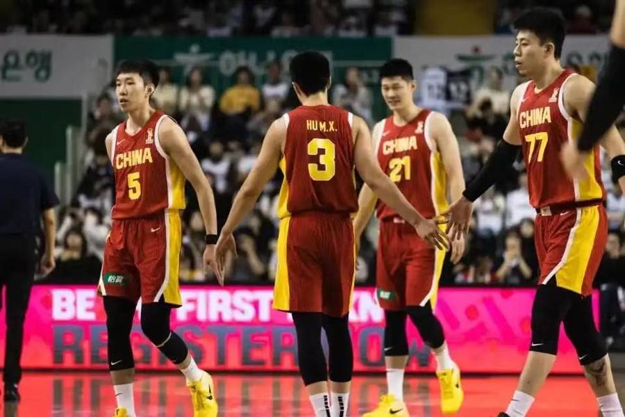 中国男篮再次出征世界杯预选赛，急需胜利扭转不利局面