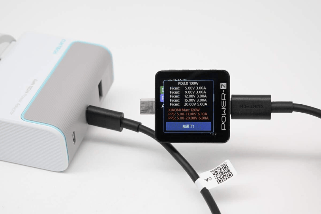 老外评了个“最该消失的手机设计”，看完我深深共情了。