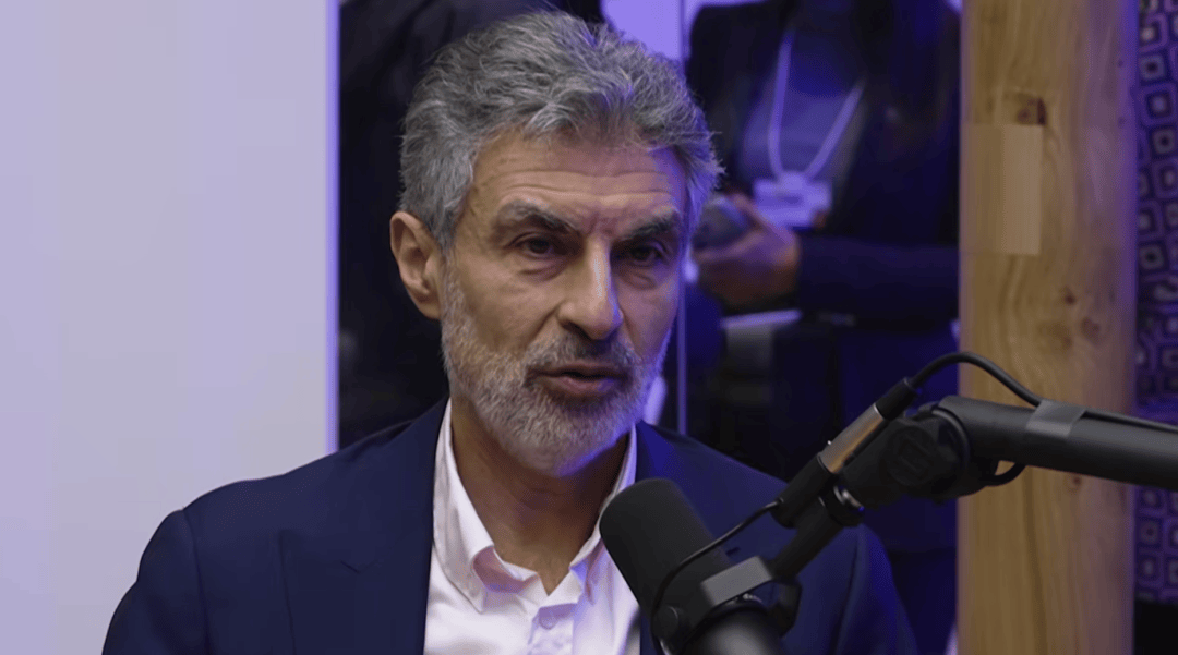 警惕AI患上“讨好症”！AI教父Bengio揭秘：大模型为何为了取悦人类而学会撒谎？