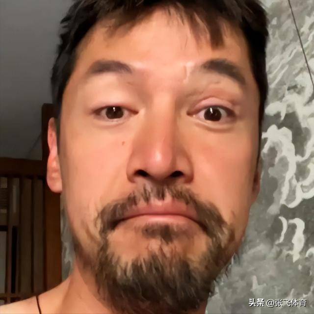 20年前,张冕为护胡歌离世,胡歌许诺赡养其父母,如今他兑现了吗_老人_事业_威信县