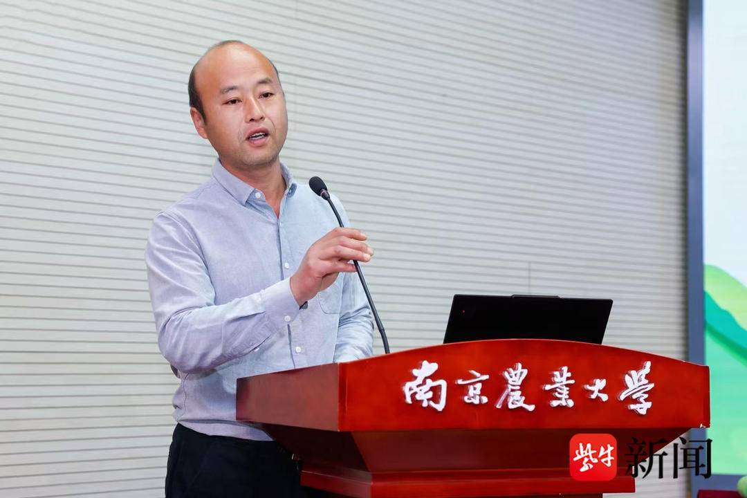 父子接力从军:老兵送儿入伍,军人精神在家庭中延续_李海勇_军营_父亲