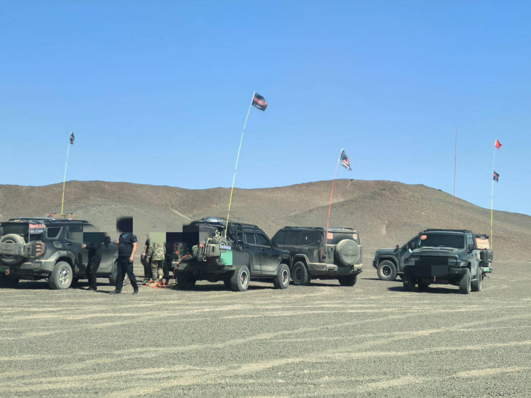 18辆越野车擅闯罗布泊无人区 民警戈壁滩搜索4小时成功拦截