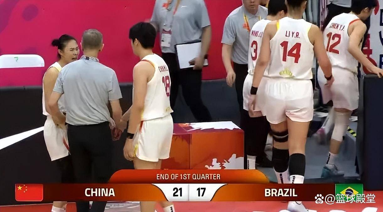 女篮首节险胜巴西！韩旭+2后卫齐发挥，替补需调整，篮板还输了！