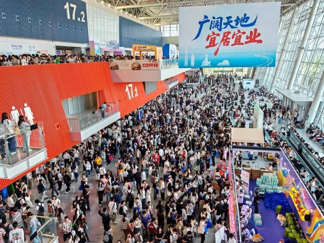 这场涌入17万人的“超级春招”，中智广州组合出击，助力百万英才汇南粤_人才_服务_活动