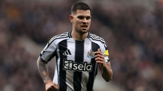 今日转会焦点汇总：曼联VS皇马！8000万欧元争抢纽卡核心吉马良斯，交易能否成真？