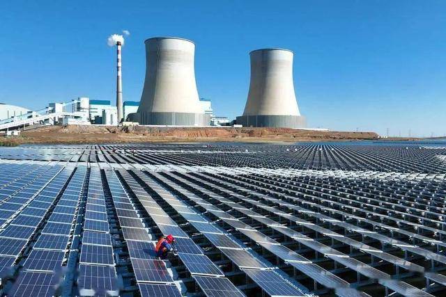 原创             200亿！马斯克这波操作，把中国光伏从“内卷”拉向了“外挂”！