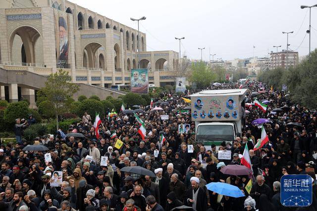 伊朗情报部长伊斯梅尔·哈提卜及其家人的遗体告别仪式在德黑兰举行 -华闻时空