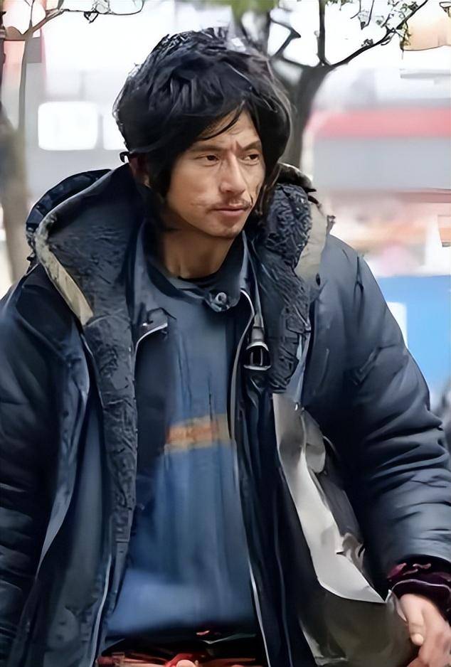 15年前火爆全网的“犀利哥”，如今状况和“小马云”一样